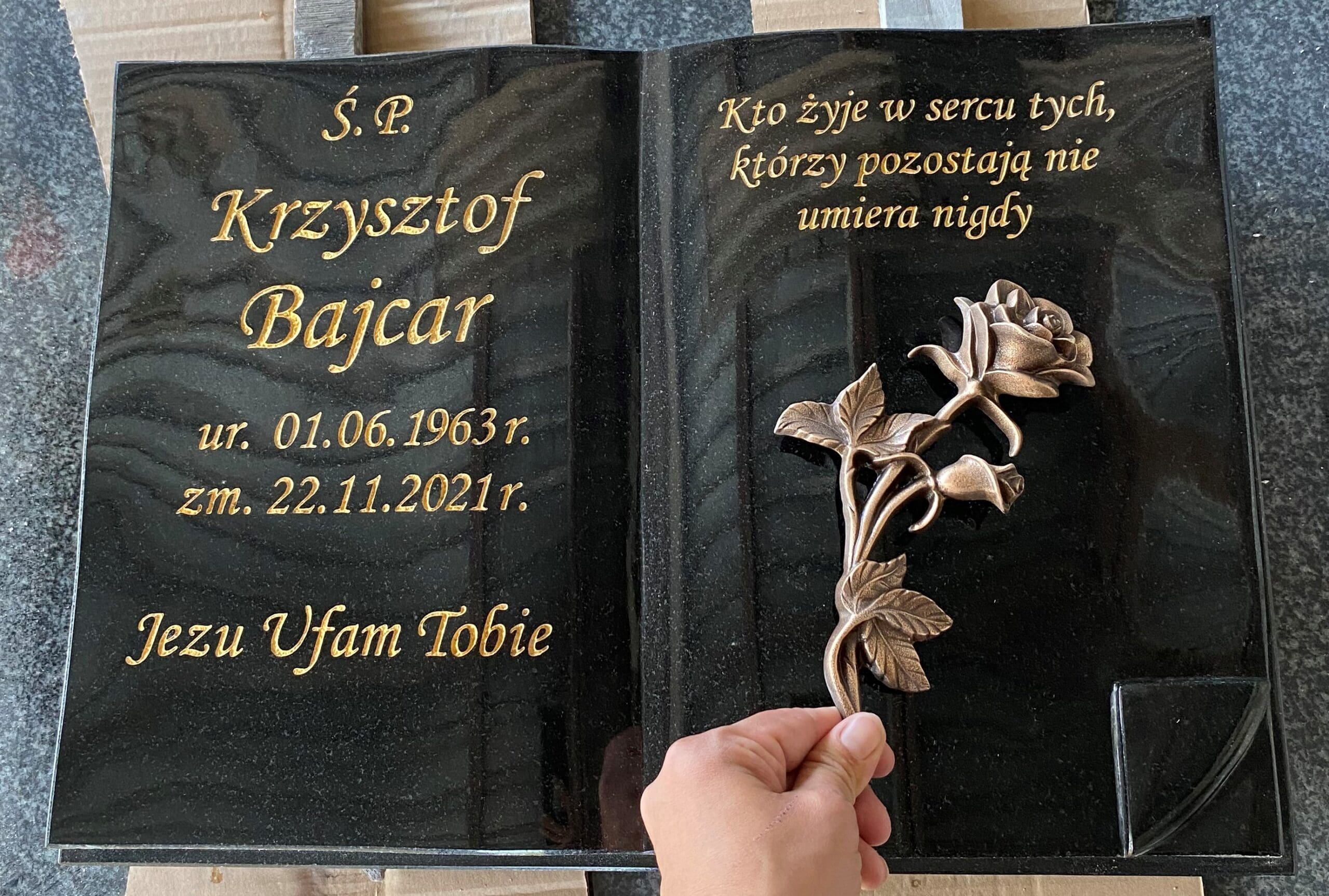 książka granitowa